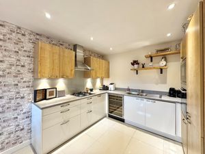 Photo 15- click for photo gallery